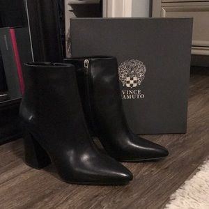 Vince Camuto thelmin black leather booties